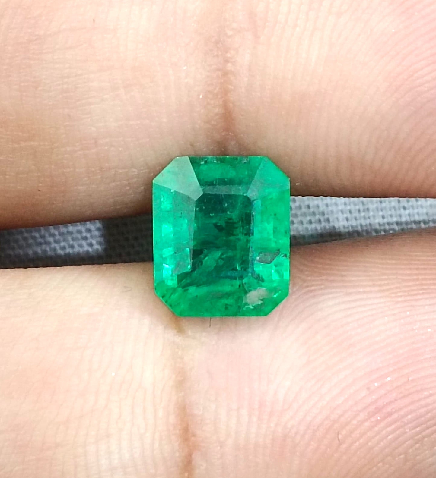 2.58ct Vivid Green Swat Emerald, 100% Natural Gemstone