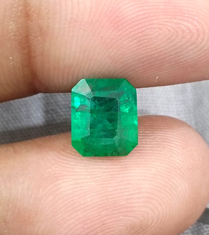 2.58ct Vivid Green Swat Emerald, 100% Natural Gemstone