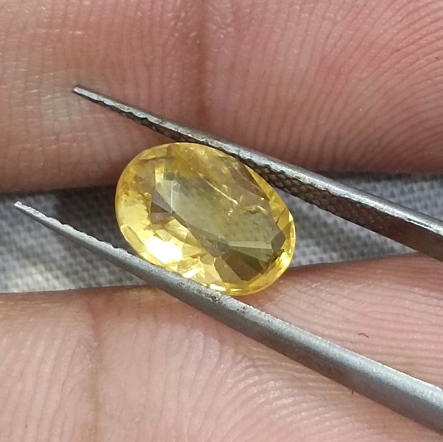 GSI Certified 2.58ct Yellow Ceylon Sapphire, 100% Natural Untreated Gemstone