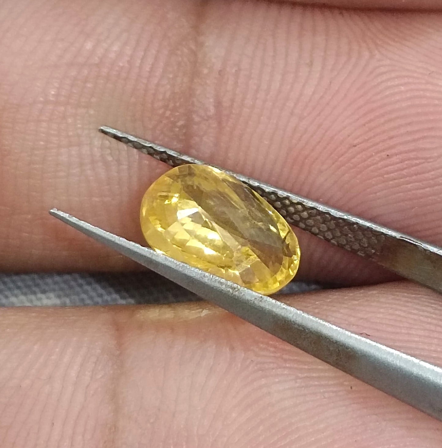 GSI Certified 2.58ct Yellow Ceylon Sapphire, 100% Natural Untreated Gemstone