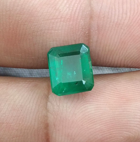 GSI Certified 3.50ct Deep Green Swat Emerala, 100% Narural Gemstone