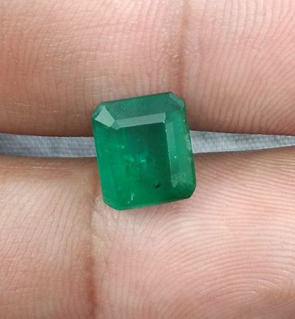 GSI Certified 3.50ct Deep Green Swat Emerala, 100% Narural Gemstone