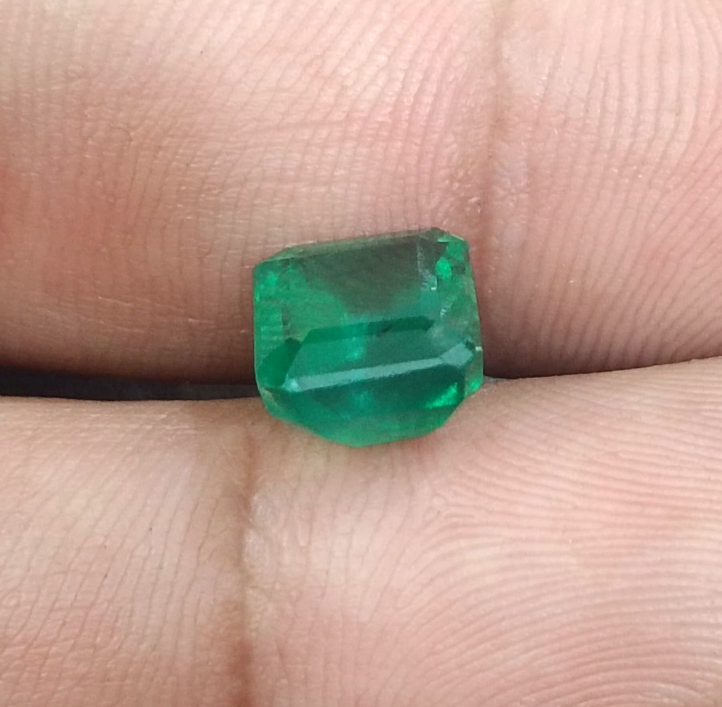 GSI Certified 3.50ct Deep Green Swat Emerala, 100% Narural Gemstone