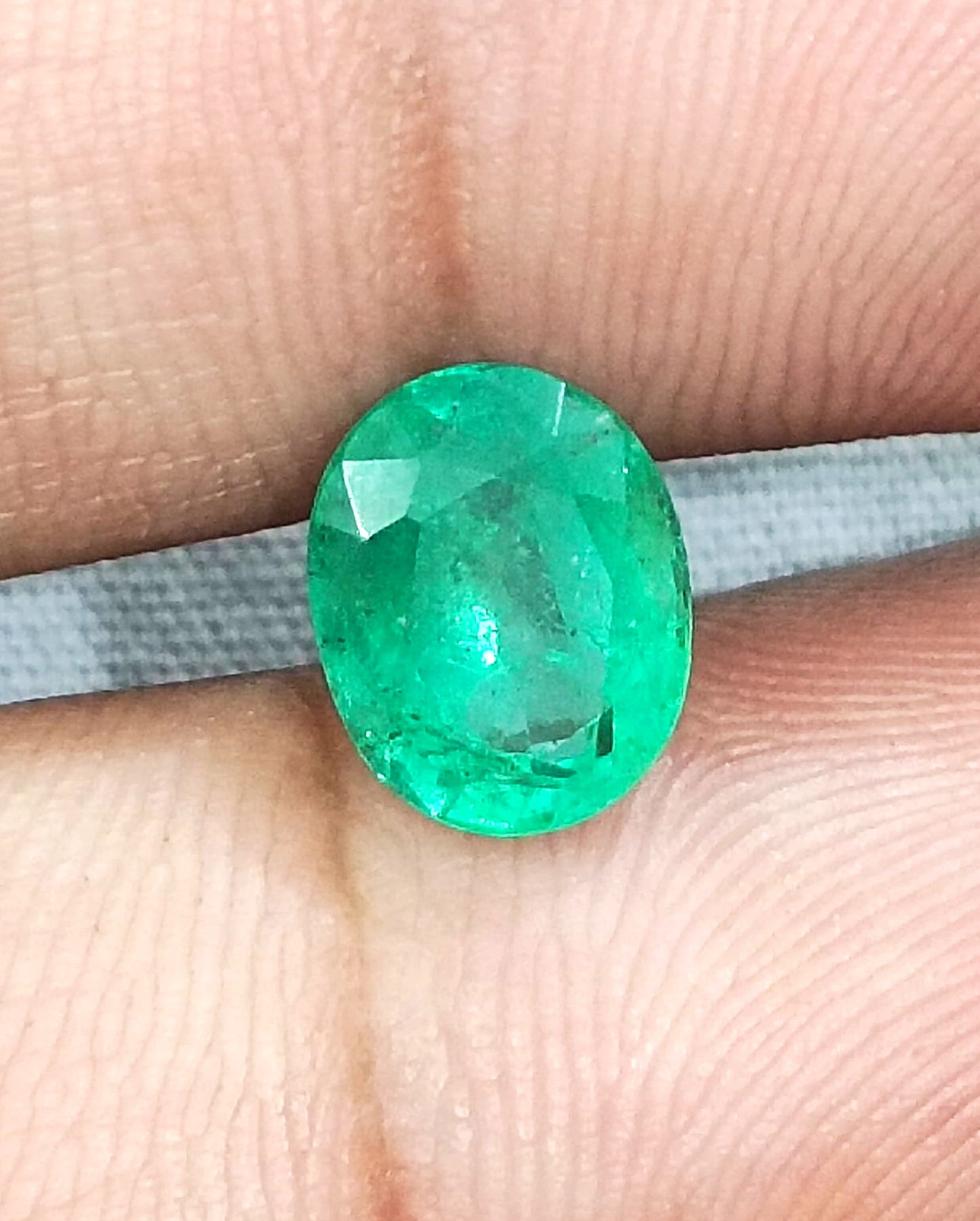 GSI Certified 1.90ct Vivid Medium Green Emerald, 100% Natural Gemstone