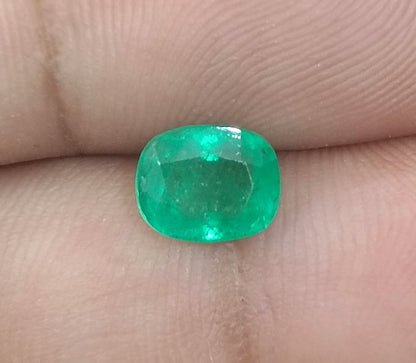 GSI Certified 1.56ct Colombian Emerald, 100% Natural Gemstone