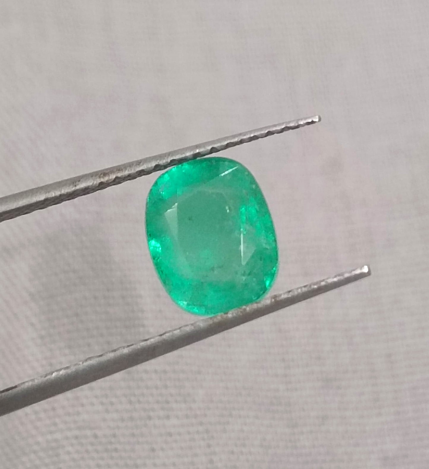 GSI Certified 1.56ct Colombian Emerald, 100% Natural Gemstone