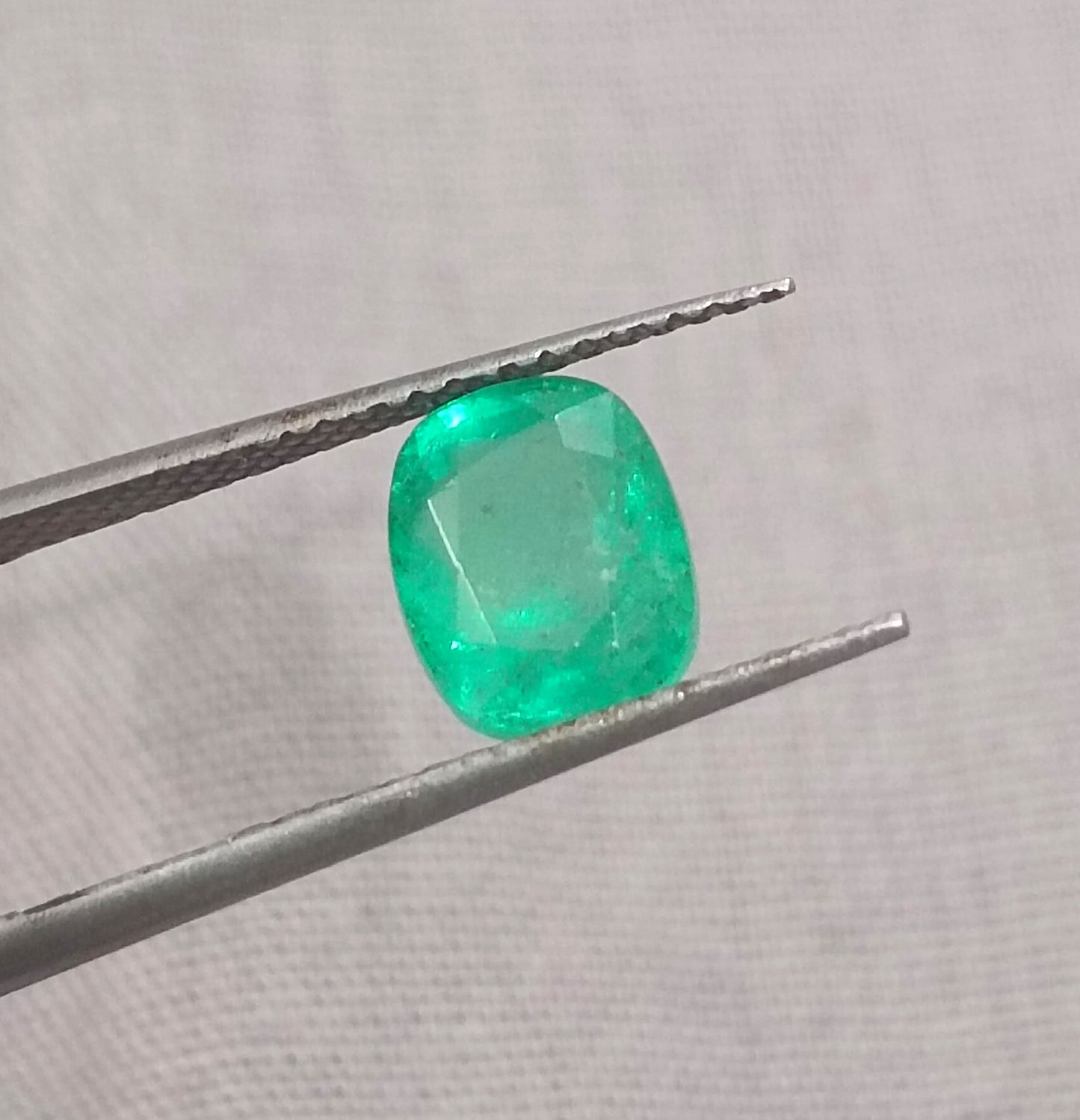 GSI Certified 1.56ct Colombian Emerald, 100% Natural Gemstone