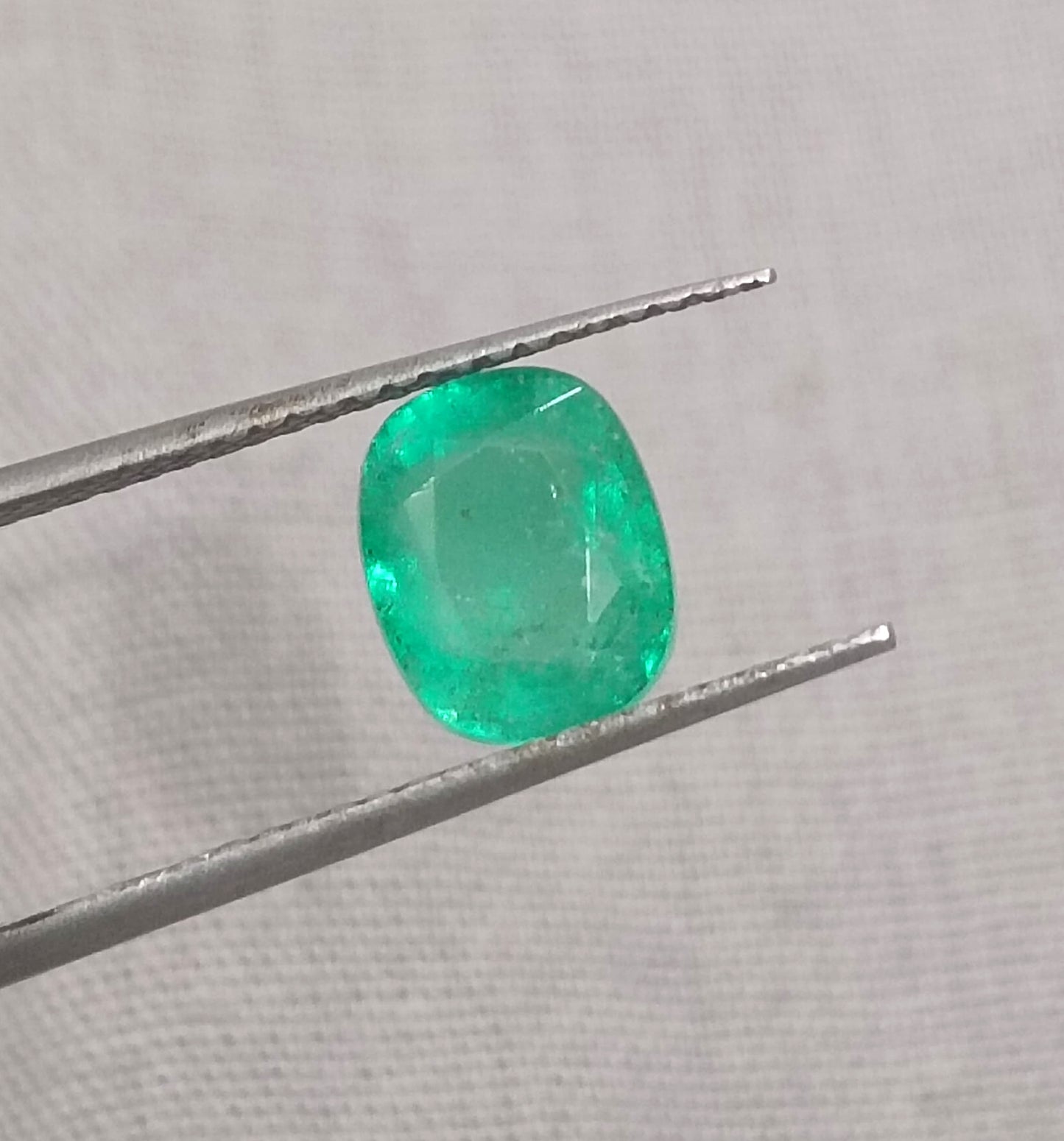 GSI Certified 1.56ct Colombian Emerald, 100% Natural Gemstone