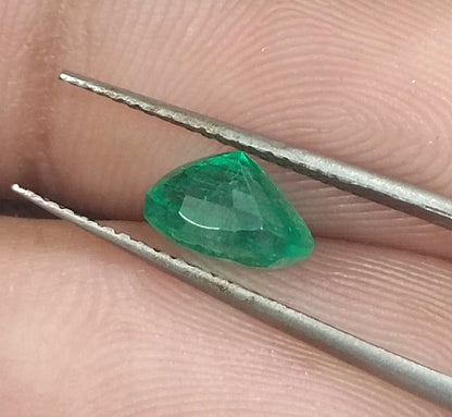 GSI Certified 1.56ct Colombian Emerald, 100% Natural Gemstone