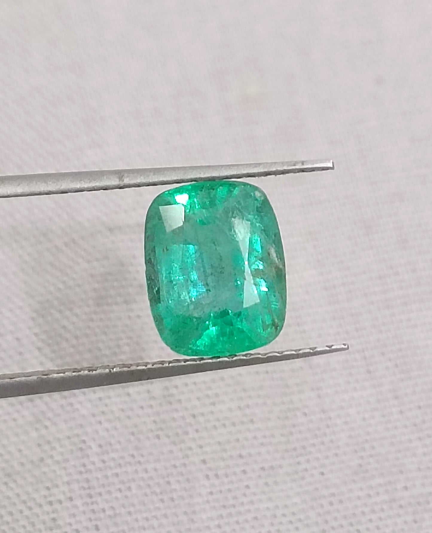 GSI Certified 1.66ct Medium Electric Green Emerald, 100% Natural Gemstone