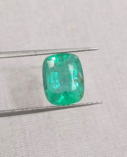 GSI Certified 1.66ct Medium Electric Green Emerald, 100% Natural Gemstone