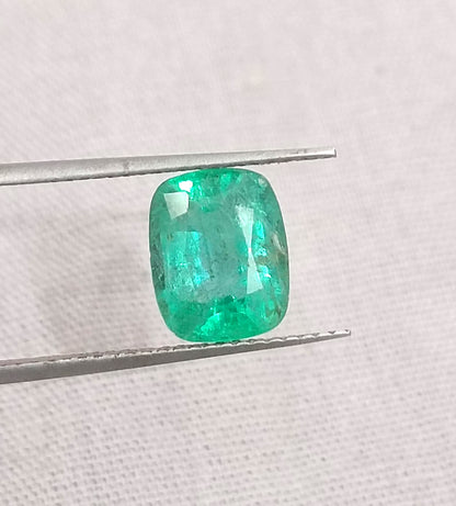 GSI Certified 1.66ct Medium Electric Green Emerald, 100% Natural Gemstone