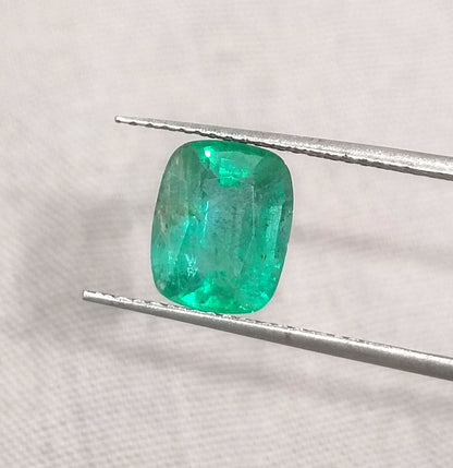 GSI Certified 1.66ct Medium Electric Green Emerald, 100% Natural Gemstone