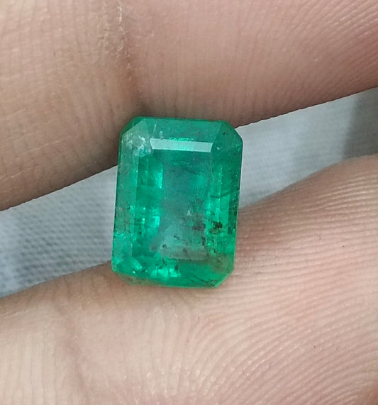 GSI Certified 2.62ct Medium Green Zambian Emerald