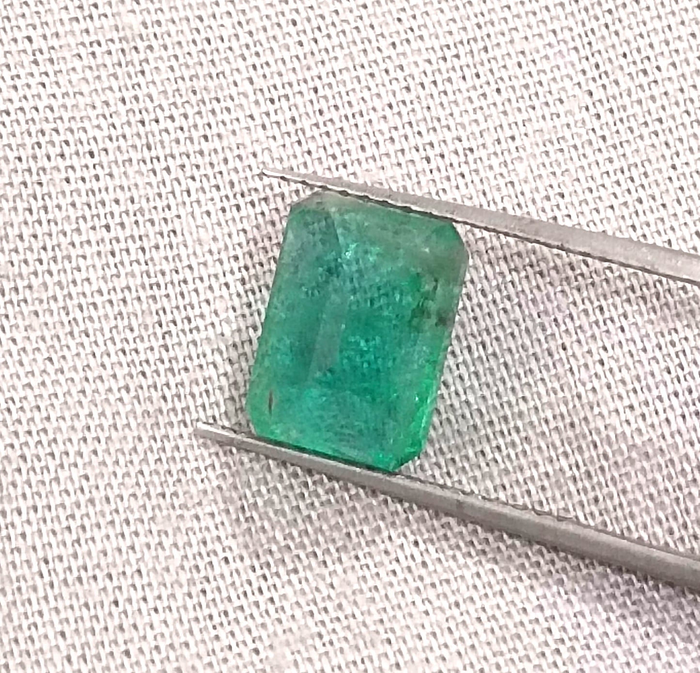 GSI Certified 2.62ct Medium Green Zambian Emerald