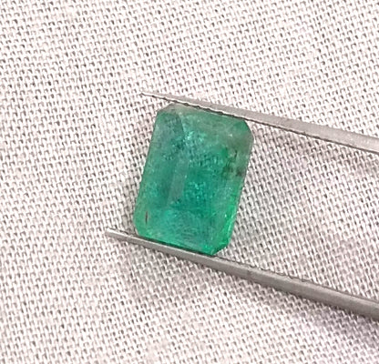 GSI Certified 2.62ct Medium Green Zambian Emerald