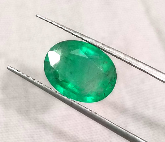 GSI Certified 2.45ct Vivid Medium Green Panjshir Emerald, 100% Natural Gemstone