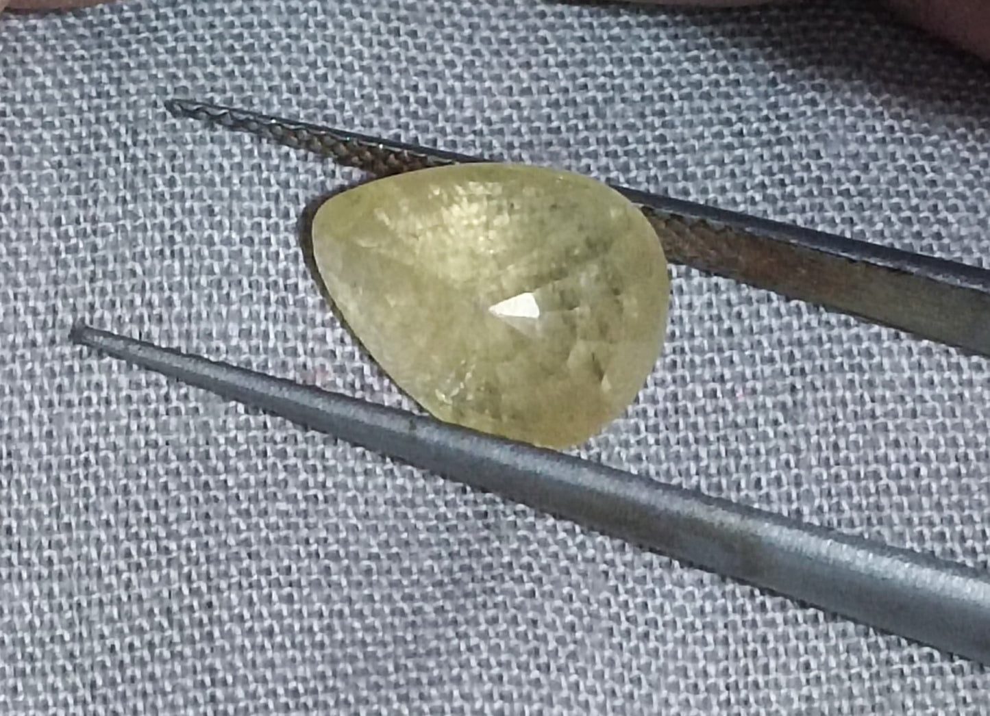 GSI Certified 4.35ct Yellow Sapphire, 100% Natural Untreated Gemstone