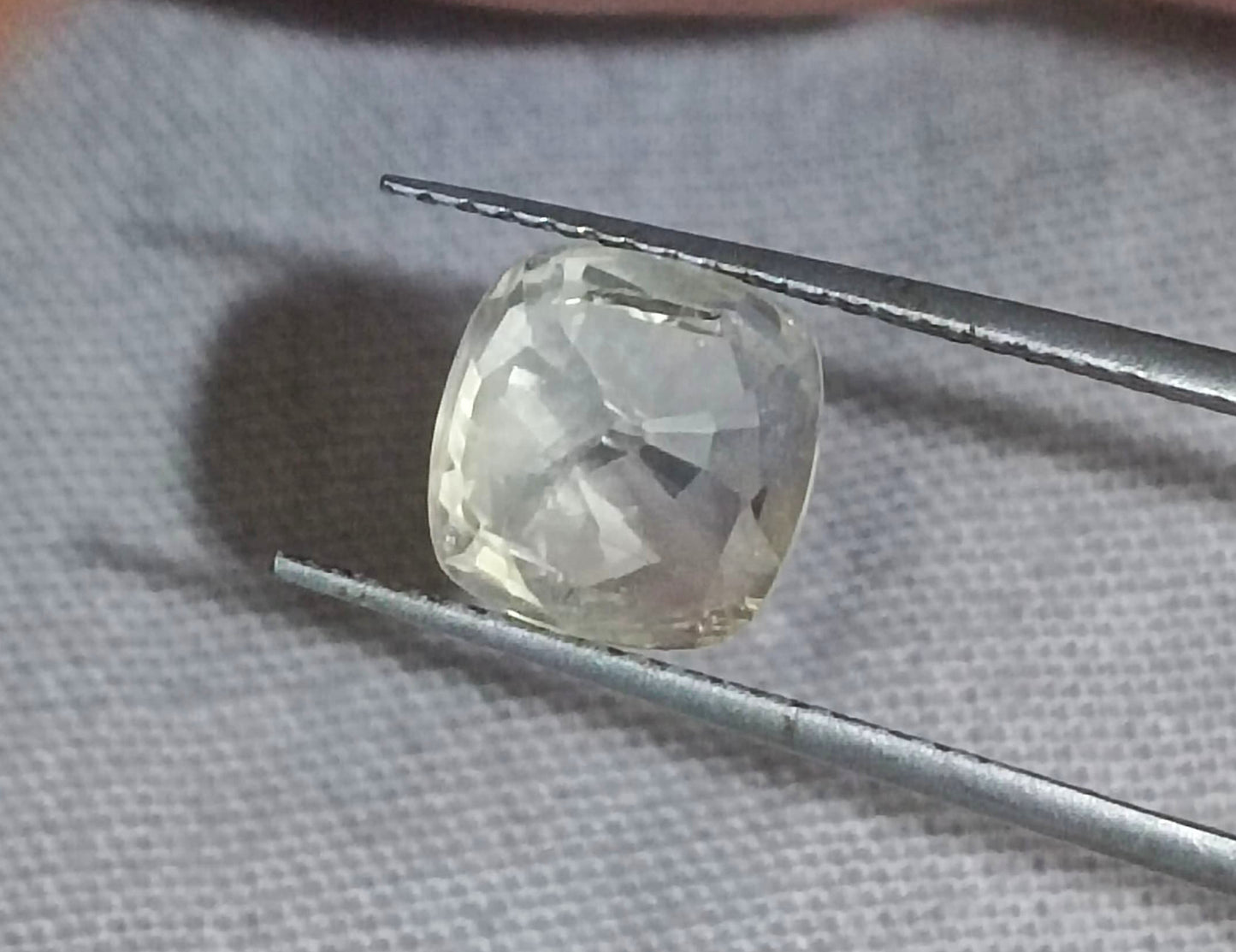 GSI Certified 2.49ct Yellow Ceylon Sapphire, 100% Natural Untreated Gemstone