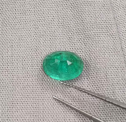 GSI Certified 2.62ct Vivid Green Zambian Emerald, 100% Natural Gemstone