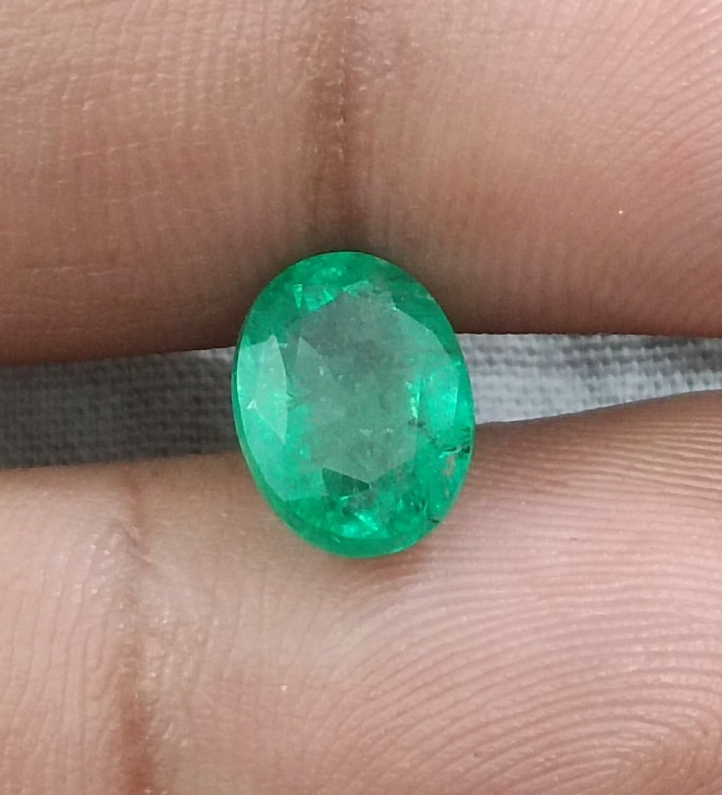 GSI Certified 2.62ct Vivid Green Zambian Emerald, 100% Natural Gemstone