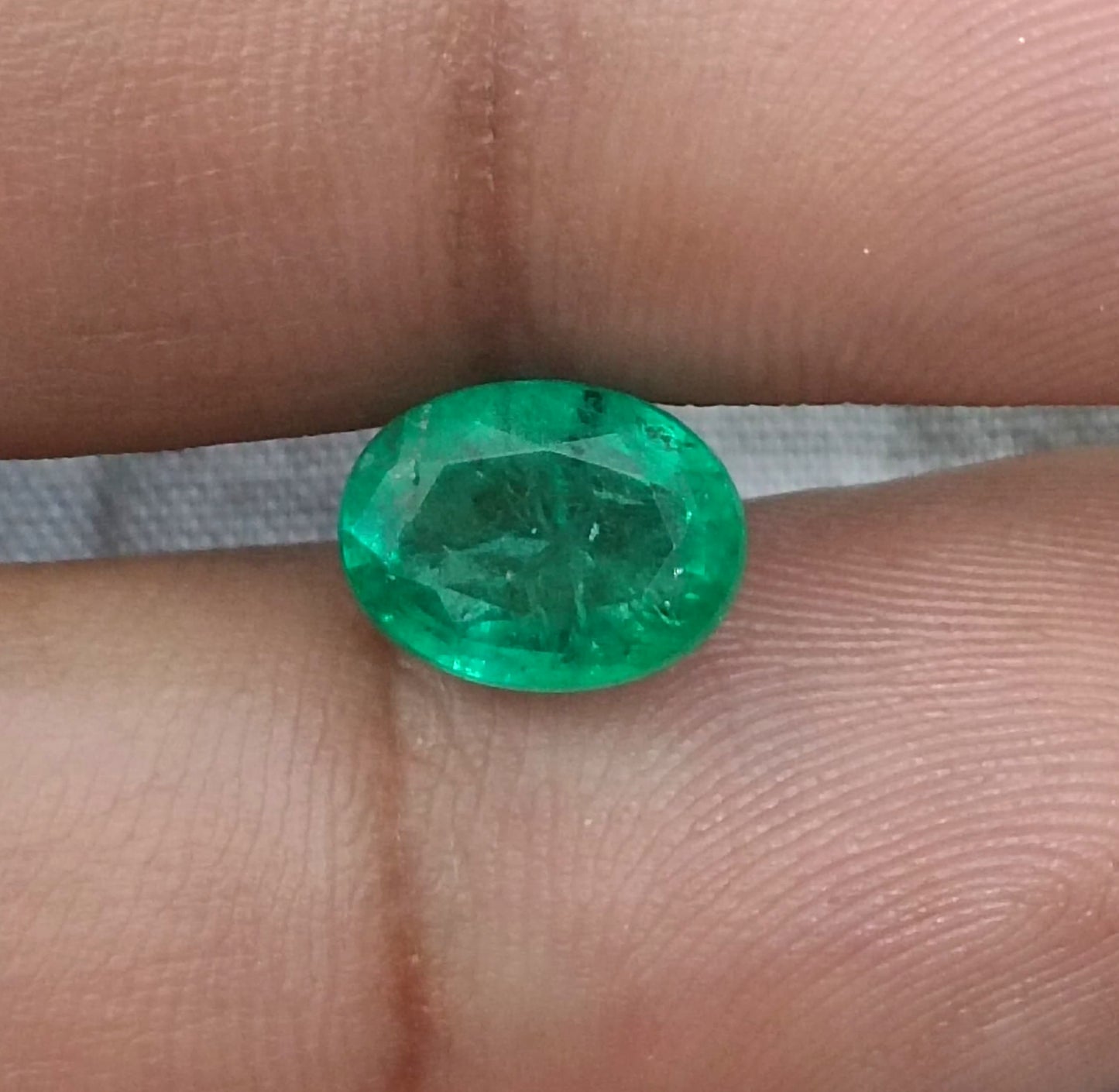 GSI Certified 2.62ct Vivid Green Zambian Emerald, 100% Natural Gemstone