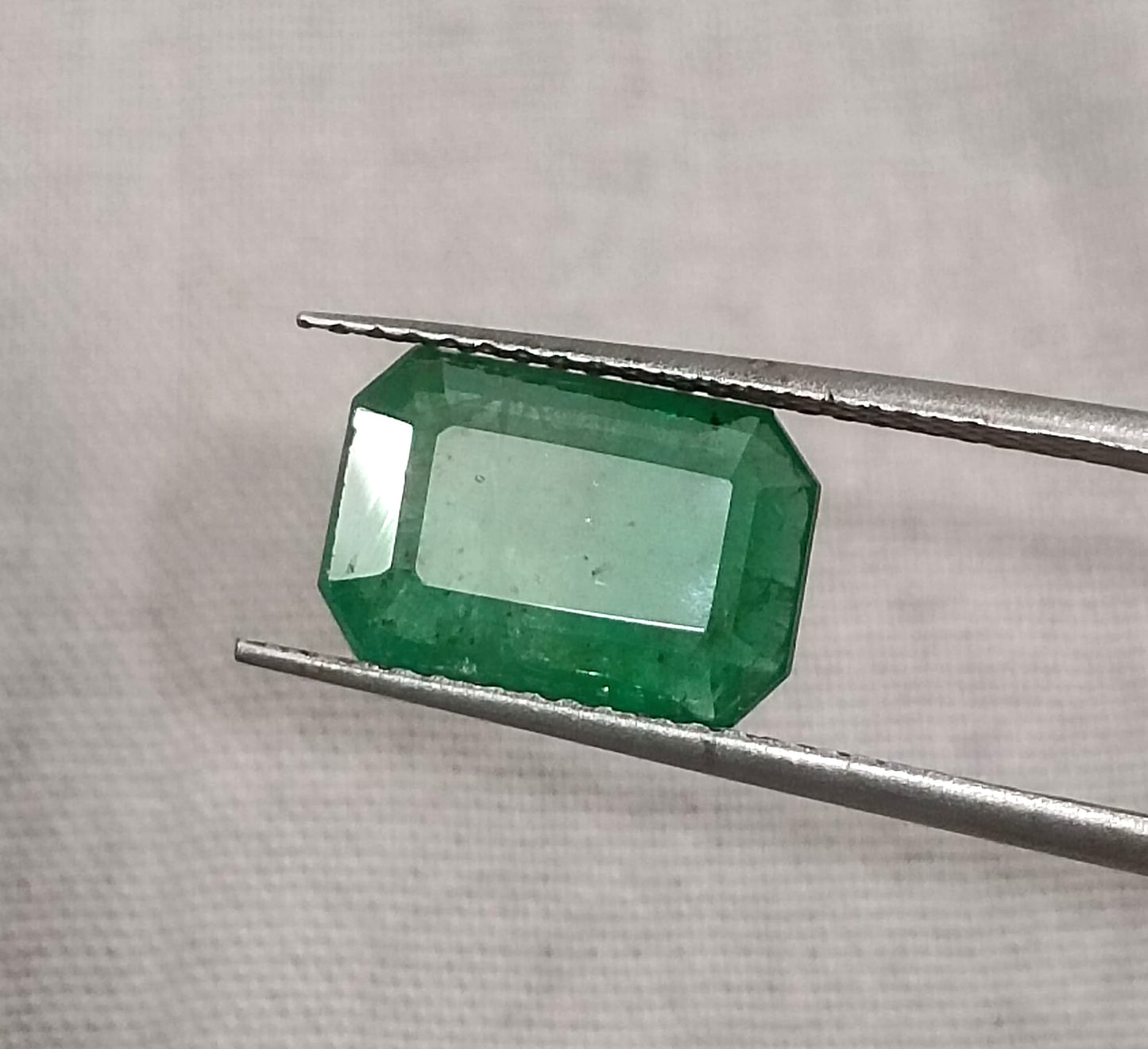 GSI Certified 2.96ct Deep Leaf Green Emerald, 100% Natural Gemstones