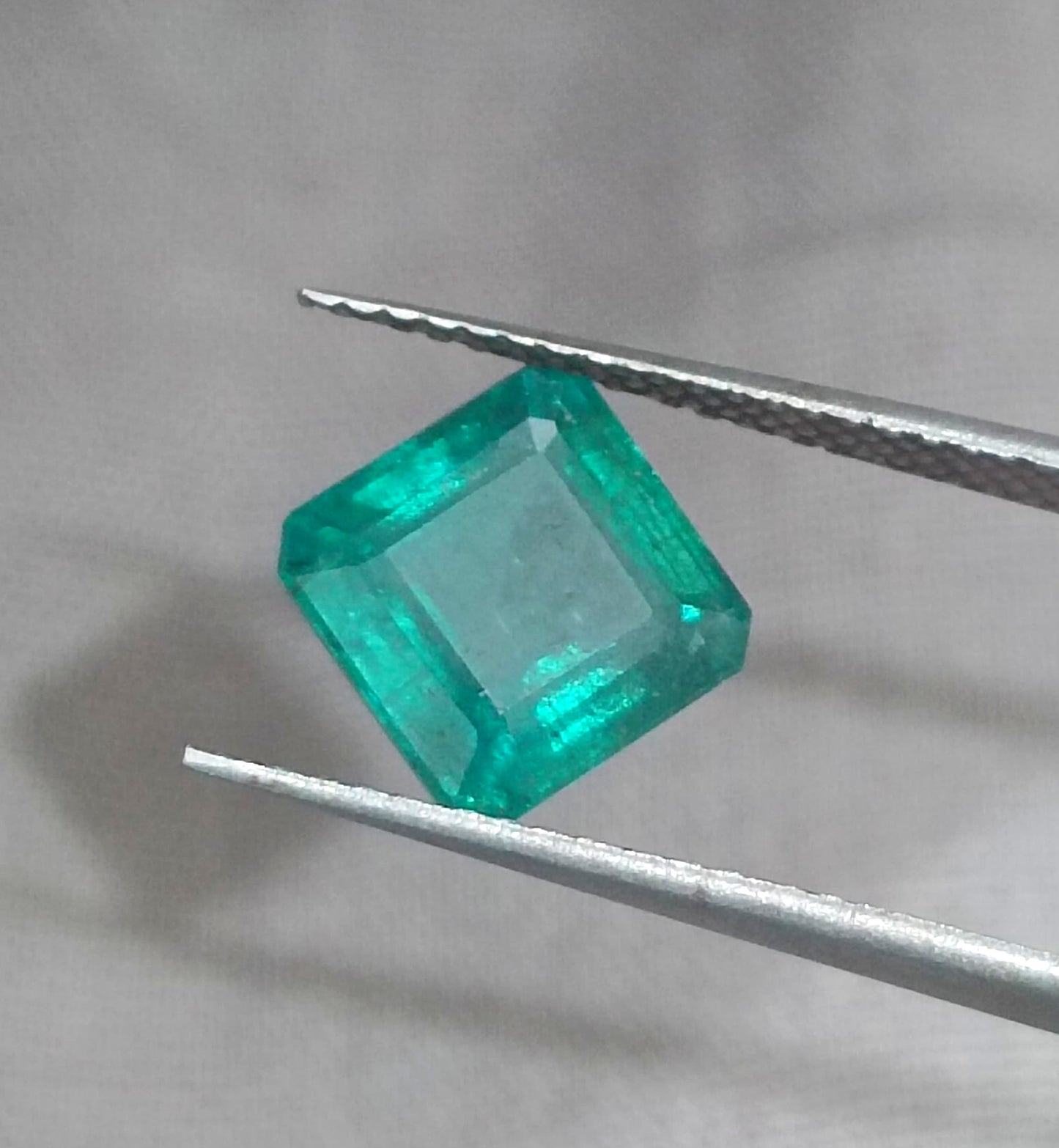 GSI Certified 2.29ct Medium Deep Pure Green Emerald, 100% Natural Gemstones