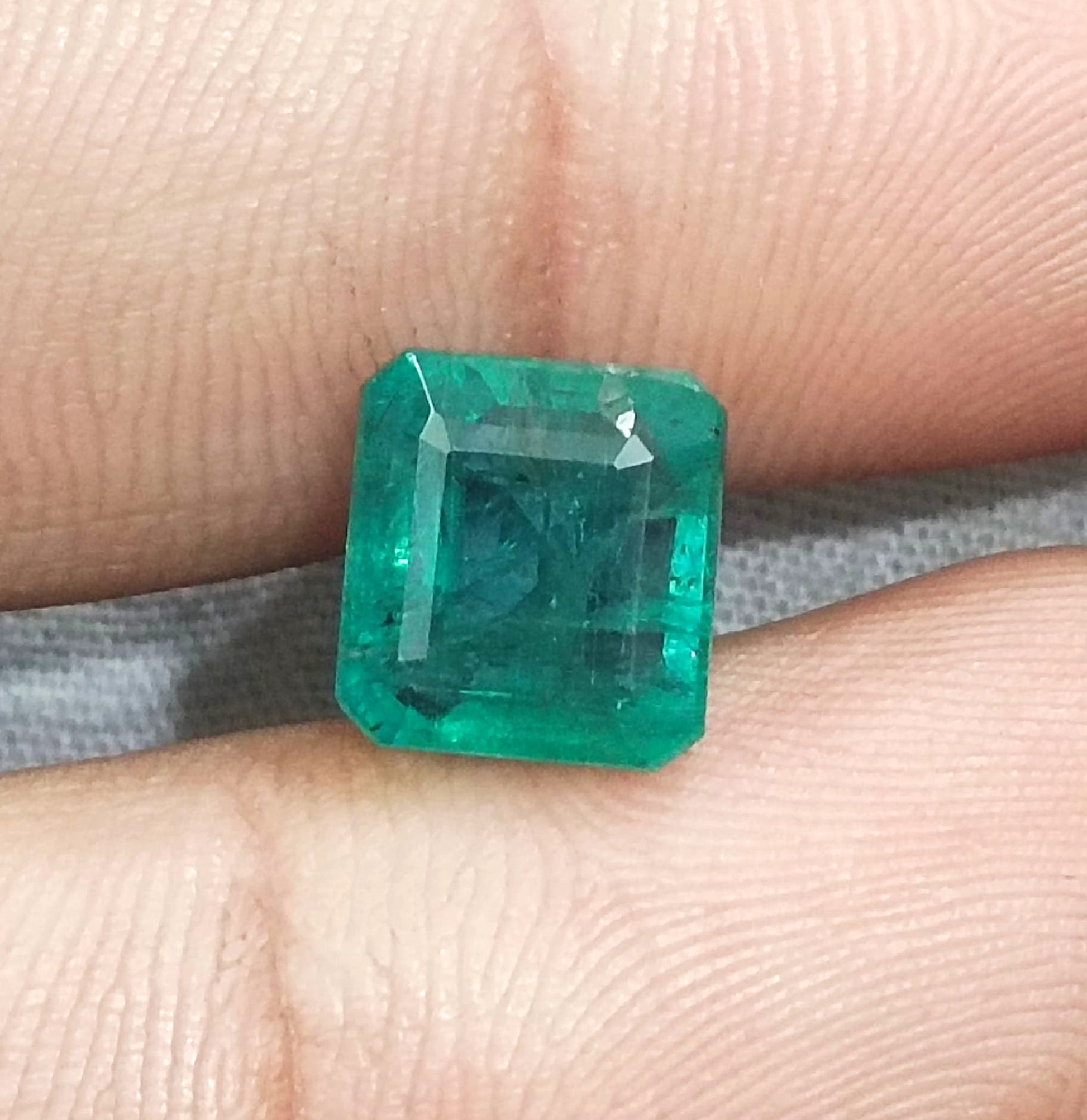 GSI Certified 3.42ct Medium Deep Green Emerald Natural Earth Mined Gemstone - SMSGEMS 