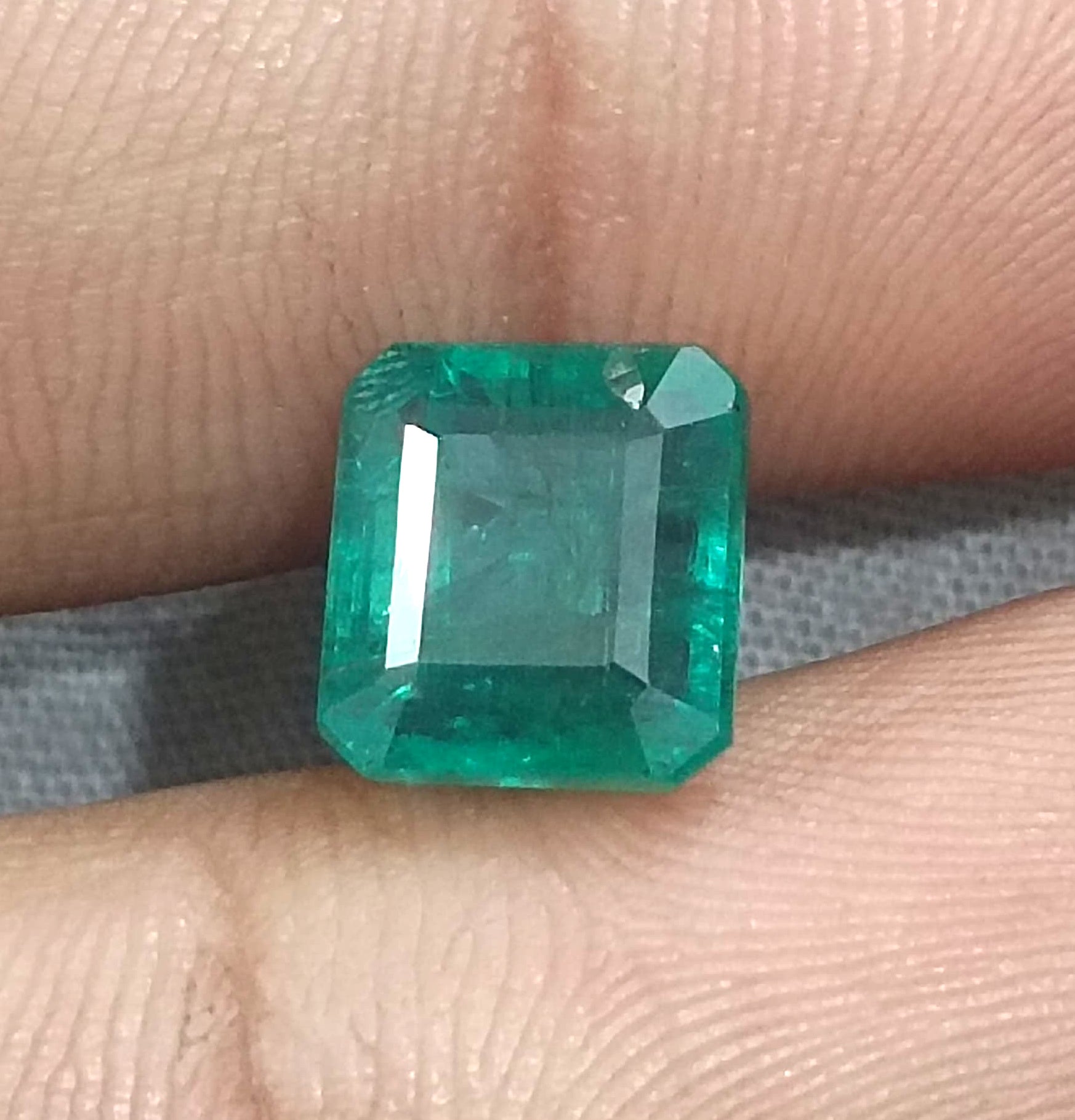 GSI Certified 3.42ct Medium Deep Green Emerald Natural Earth Mined Gemstone - SMSGEMS 