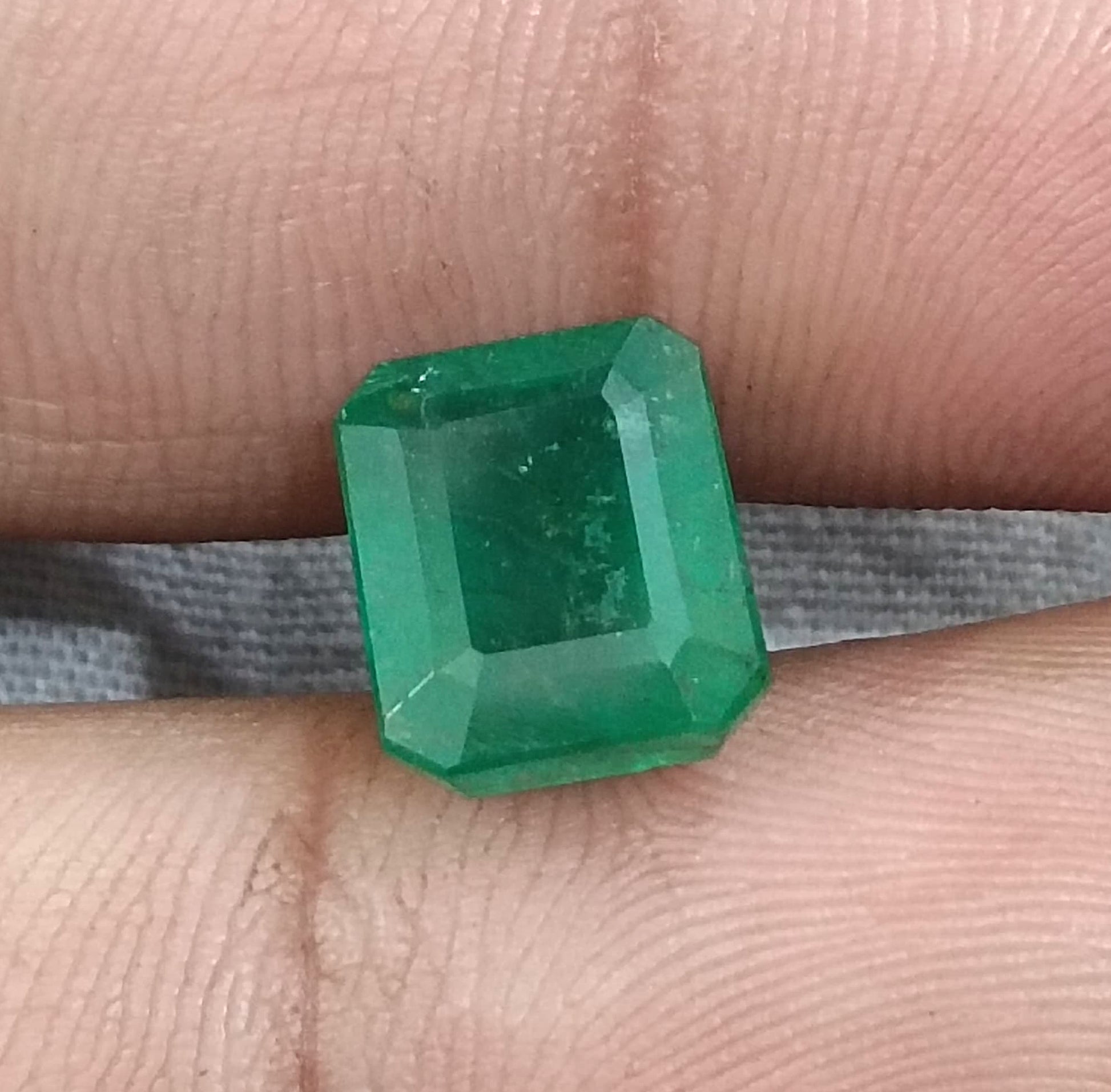 GSI Certified 4.17ct Velvet Green Emerald Natural Earth Mined Gemstone - SMSGEMS 