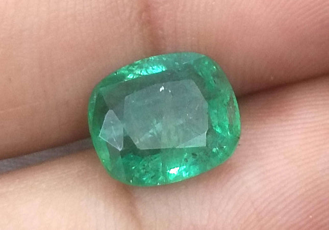 3.61ct GSI USA Certified Medium Deep Green Swat Emerald Minor Oiled Loose Gemstone