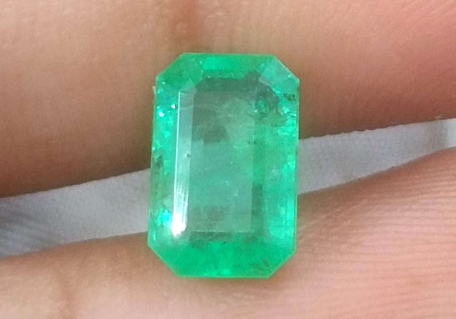 2.27ct GSI Certified Medium Green Panjshir Emerald Minor Oiled Loose Gemstone