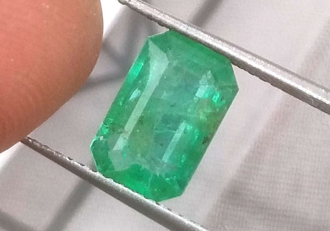 2.27ct GSI Certified Medium Green Panjshir Emerald Minor Oiled Loose Gemstone
