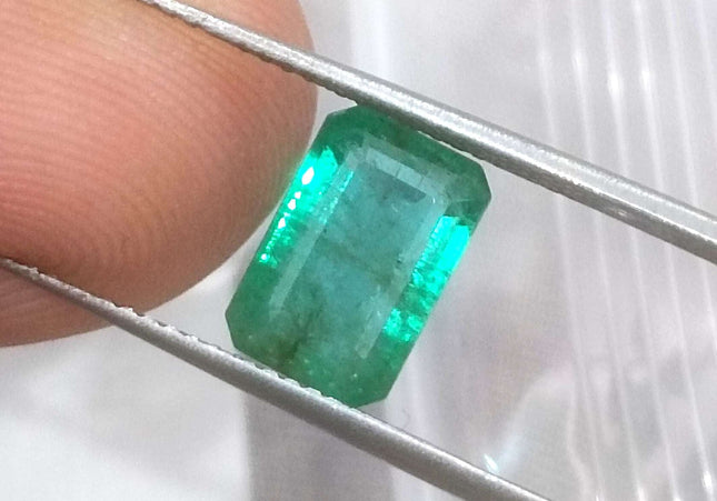 2.35ct GSI Certified Deep Green Zambian Emerald Minor Oiled Loose Gemstone