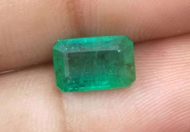 2.35ct GSI Certified Deep Green Zambian Emerald Minor Oiled Loose Gemstone