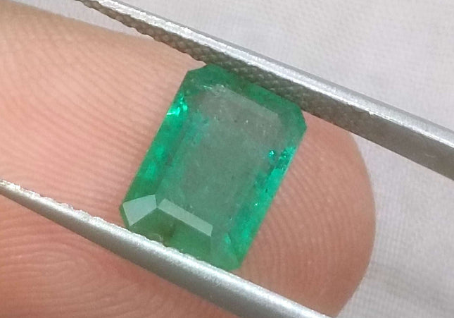2.35ct GSI Certified Deep Green Zambian Emerald Minor Oiled Loose Gemstone