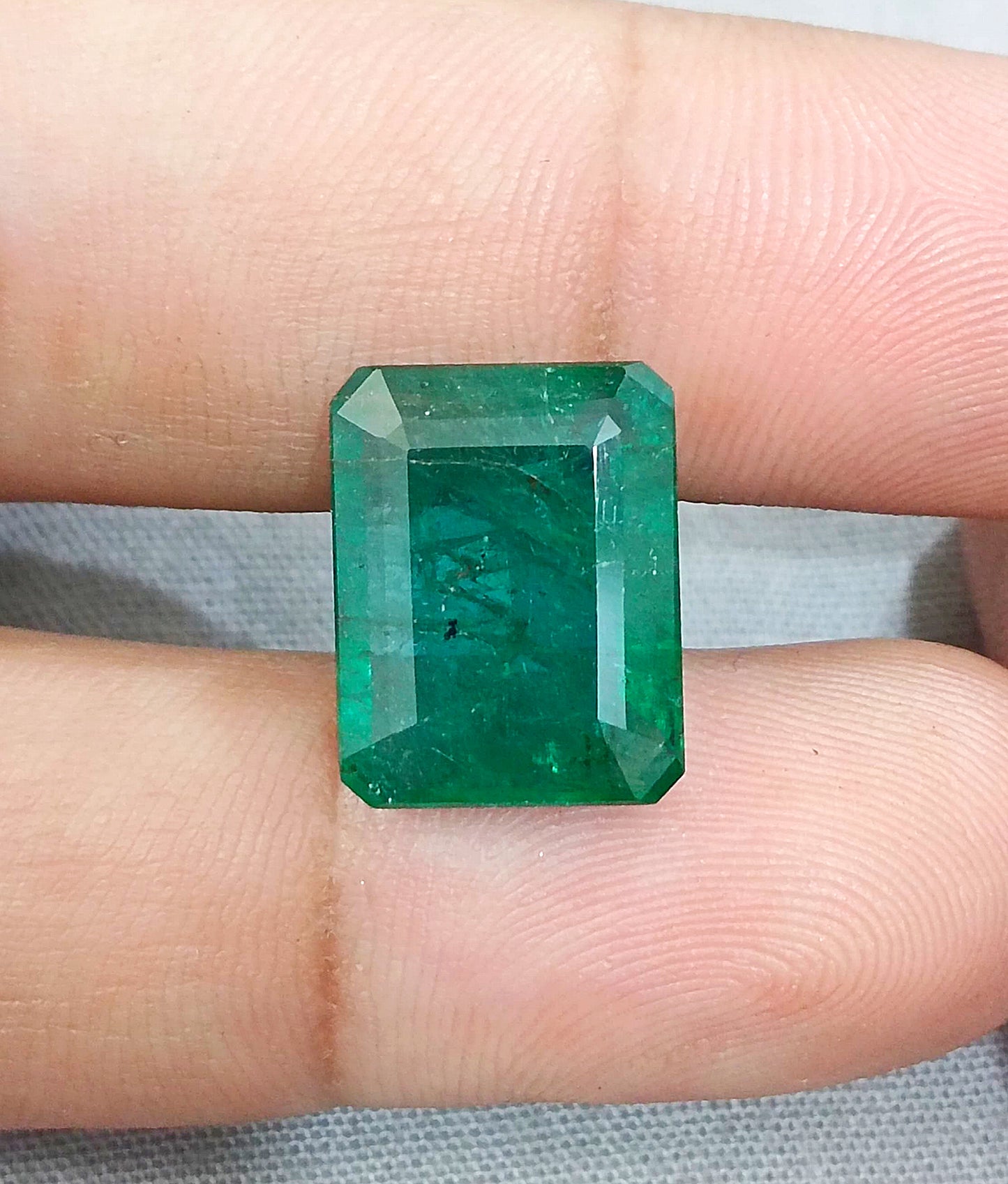 9.63ct Deep Green Emerald, 100% Natural Gemstone