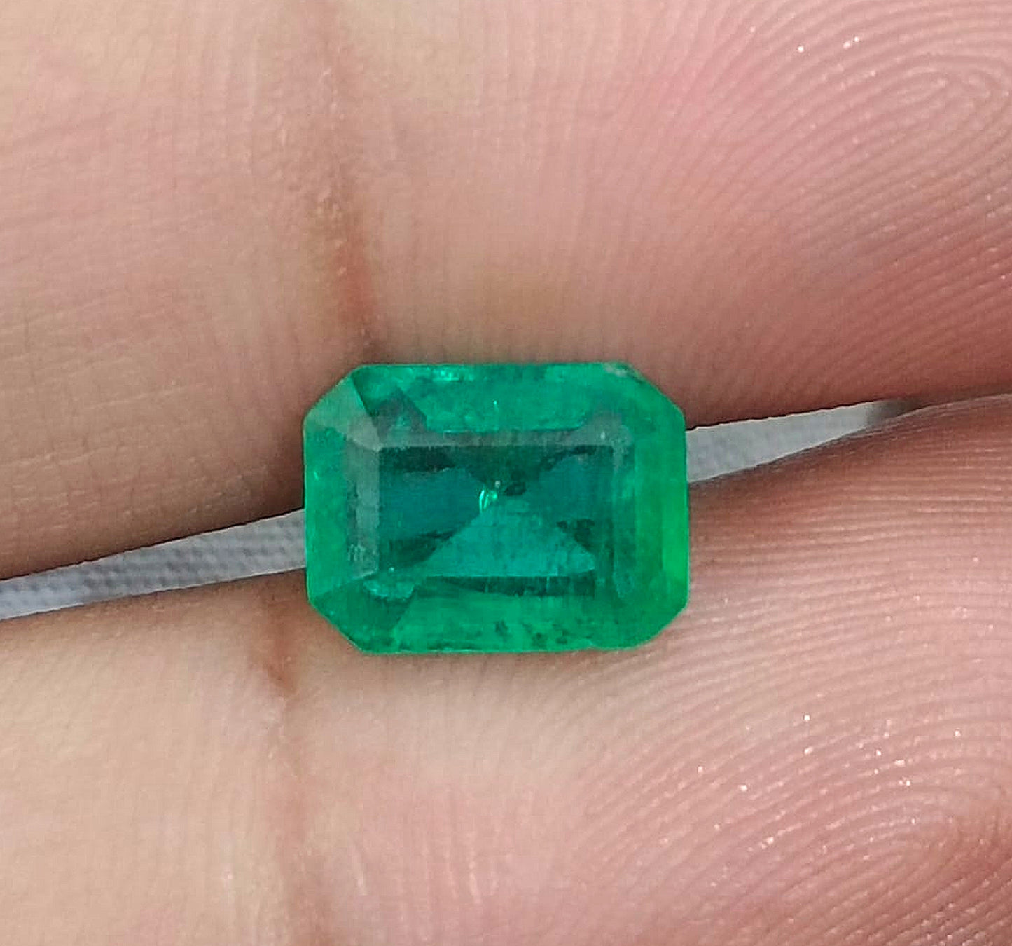 GSI Certified 2.39ct Fine Quality Panjshir Emerald, 100% Natural Gemstone