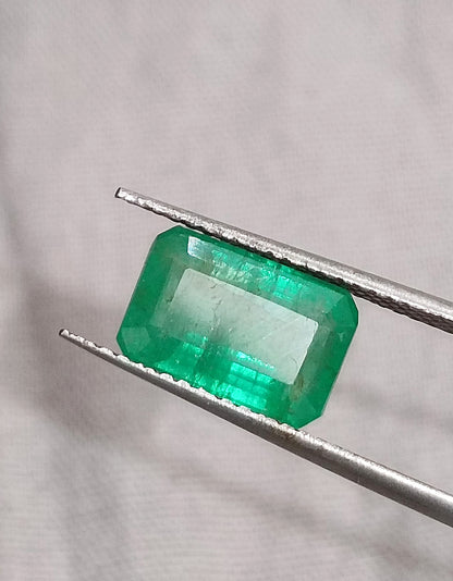 GSI Certified 2.58ct Vivid Green Zambian Emerald, 100% Natural Gemstone