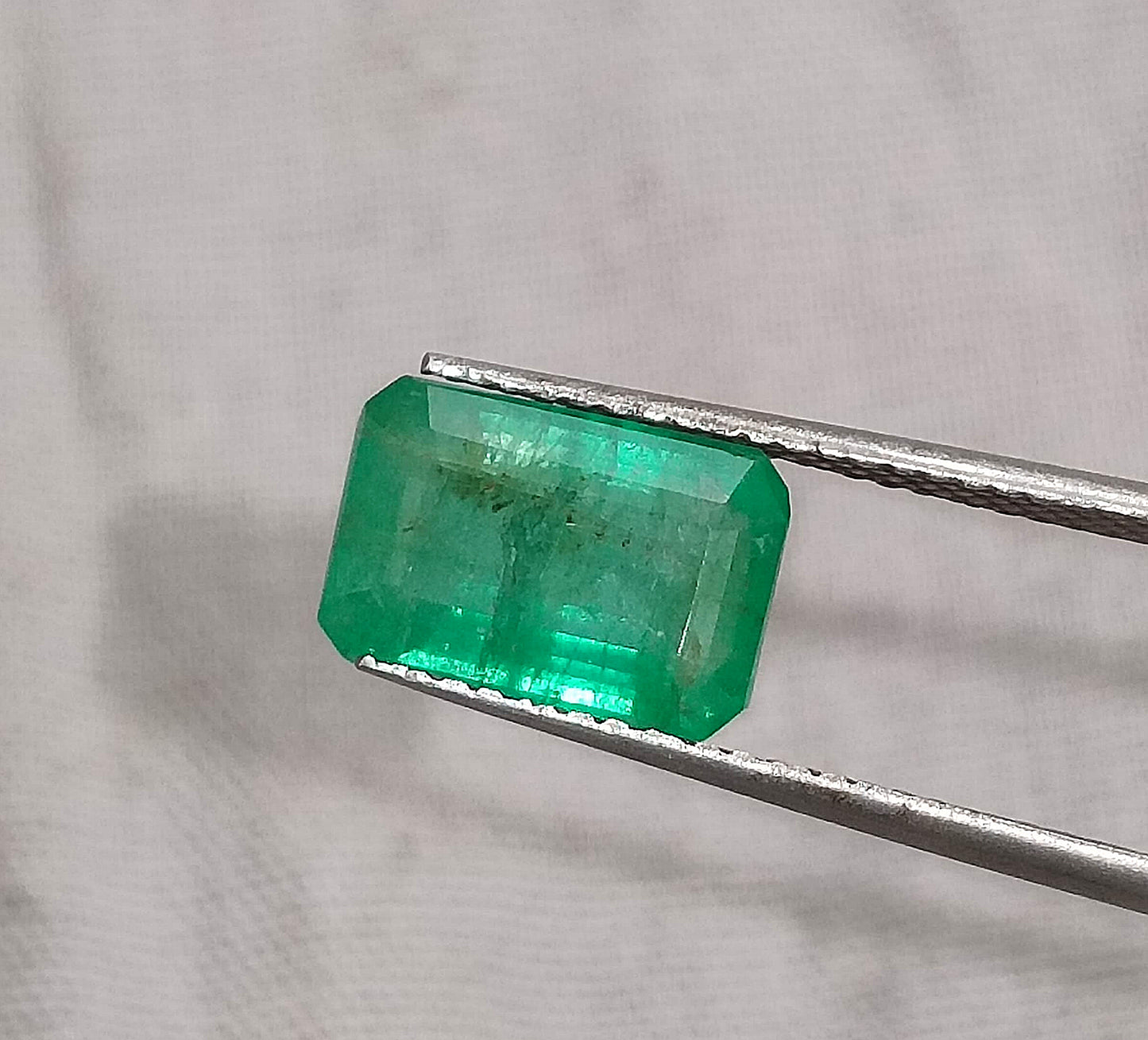 GSI Certified 2.58ct Vivid Green Zambian Emerald, 100% Natural Gemstone