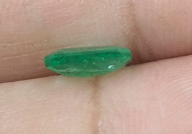 GSI Certified 1.26ct Zambian Emerald, Natural earth mined Gemstone