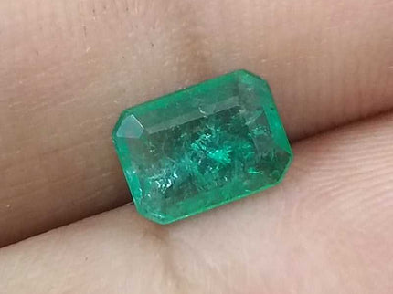 GSI Certified 1.02ct Zambian Emerald, Natural earth mined Gemstone