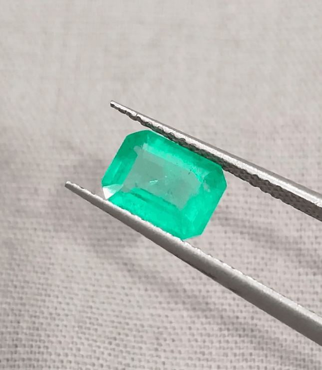 GSI Certified 1.12ct Colombian Emerald, Natural Earth Mined Gemstone - SMSGEMS 
