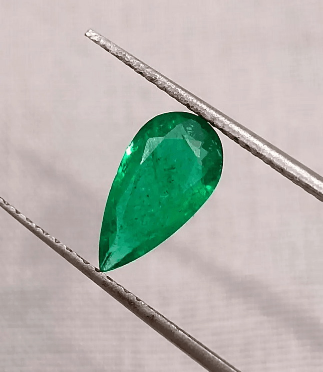 GSI Certified 1.23ct Vivid Deep Swat Emerald , 100% Natural Earth Mined Gemstone - SMSGEMS 