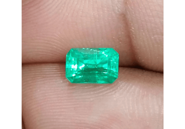 Vivid Green Emerald Cut Colombian Gemstone - SMSGEMS 