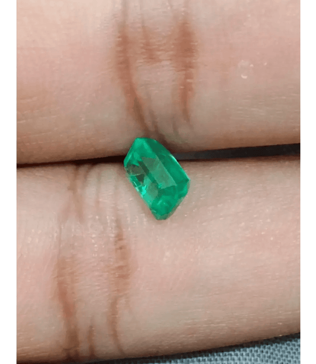 Vivid Green Emerald Cut Colombian Gemstone - SMSGEMS 