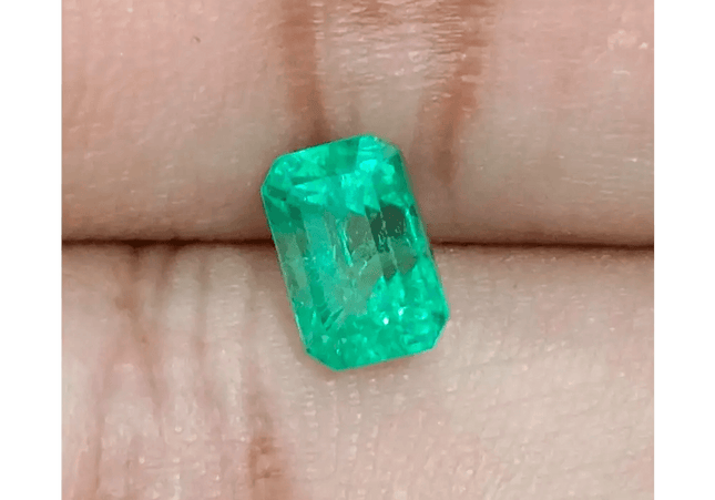 Vivid Green Emerald Cut Colombian Gemstone - SMSGEMS 