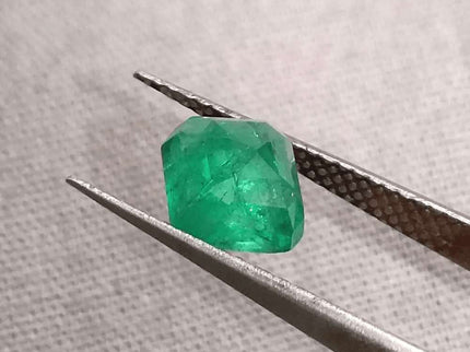 1.39ct Vivid Green Emerald certified by GSI - SMSGEMS 
