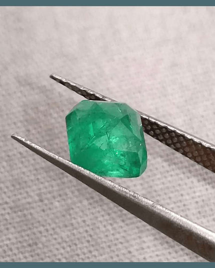 1.39ct Vivid Green Emerald certified by GSI - SMSGEMS 